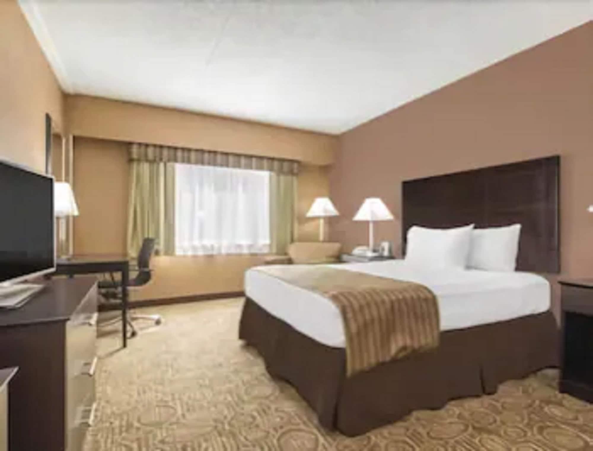 Ramada By Wyndham Paintsville Hotel & Conference Center Buitenkant foto