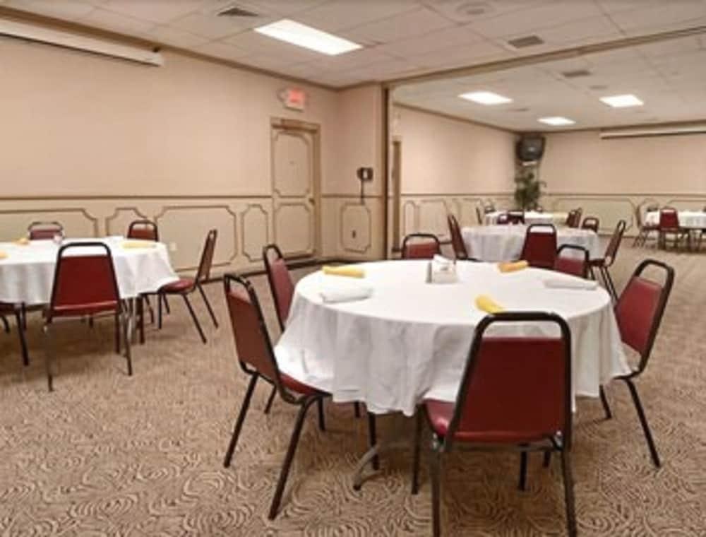Ramada By Wyndham Paintsville Hotel & Conference Center Restaurant foto
