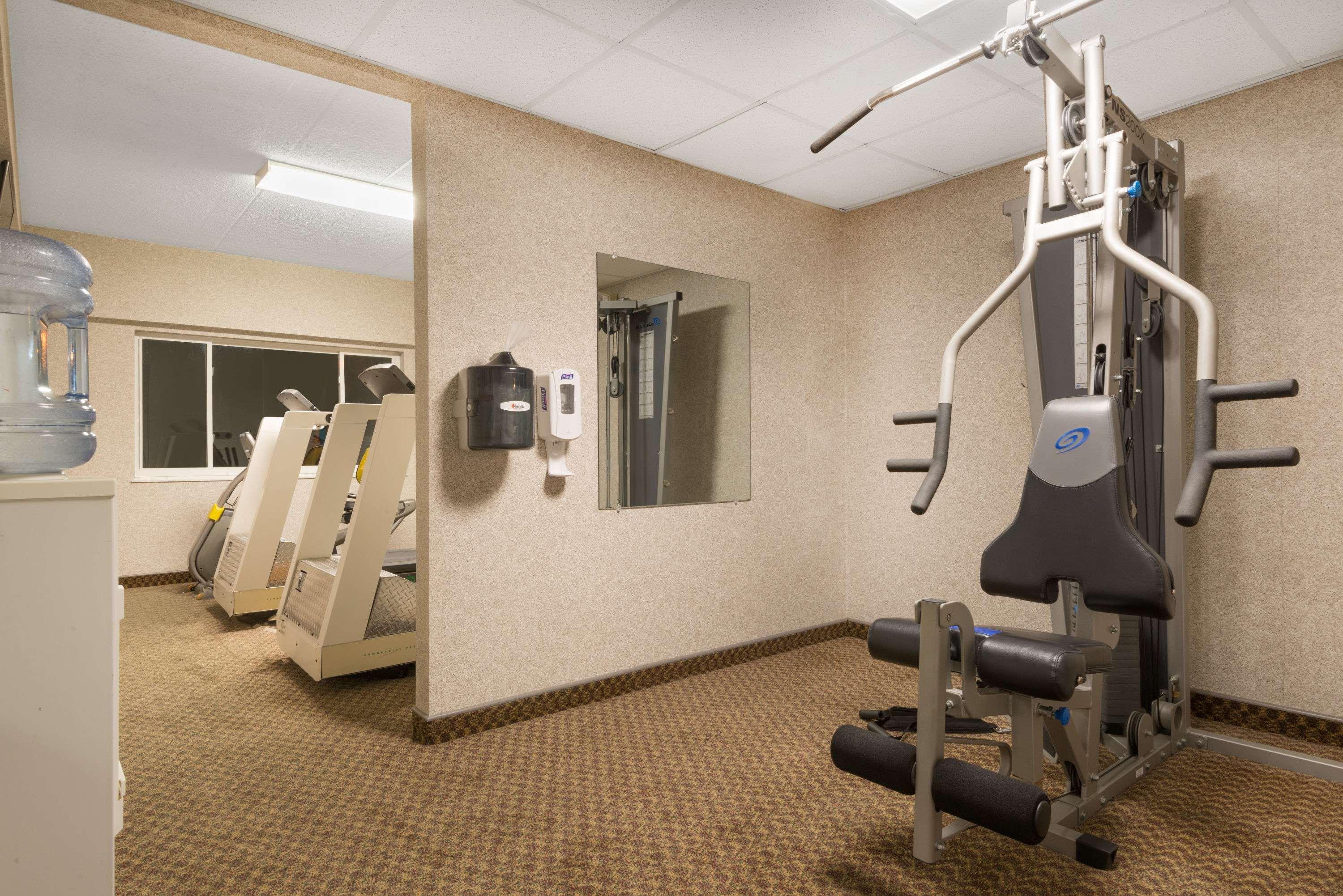 Ramada By Wyndham Paintsville Hotel & Conference Center Buitenkant foto